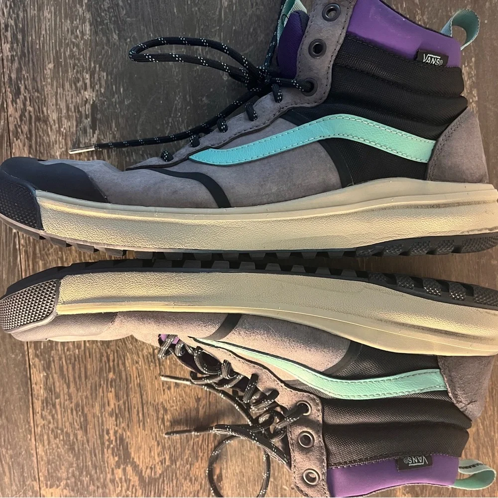 Vans ultra range hi ski sneakers Gray and Teal size men’s 11.5